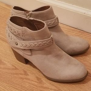 NEW Indigo rd. Sammy Braided Booties in Tan